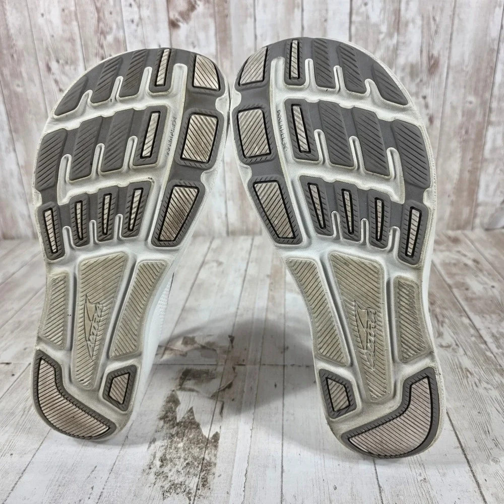 Altra Escalante 4 Womens Running Shoes White Gray AL0A85NF110 Size 8.5 US